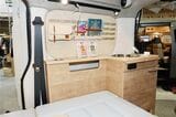 ジャパンキャンピングカーショー2025に展示されていたクビィ新作キャンピングカー「レクビィ コットCT」(筆者撮影）