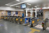 江坂駅　改札口