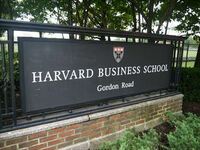 ハーバード生が直面する｢あなたは誰？｣問題 「資本主義の士官学校」が教える真実