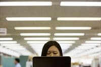 「感情労働」の現場を生き延びる 心が疲れていませんか？