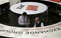 日経平均は反発､ディフェンシブ銘柄に買い 米キャタピラーの決算受けコマツなど軟調