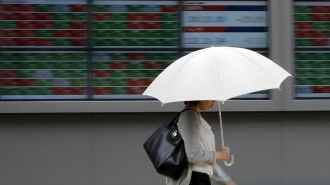 日経平均反発､売買代金は今年3番目の低水準