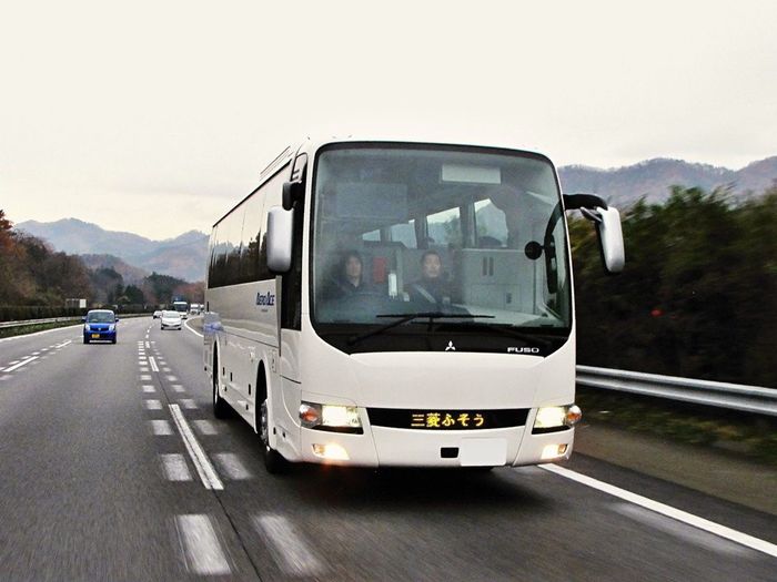 三菱ふそうの観光バスは超エコカーだった 西村直人の乗り物見聞録 東洋経済オンライン 社会をよくする経済ニュース