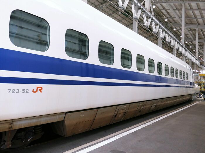 700系の側面