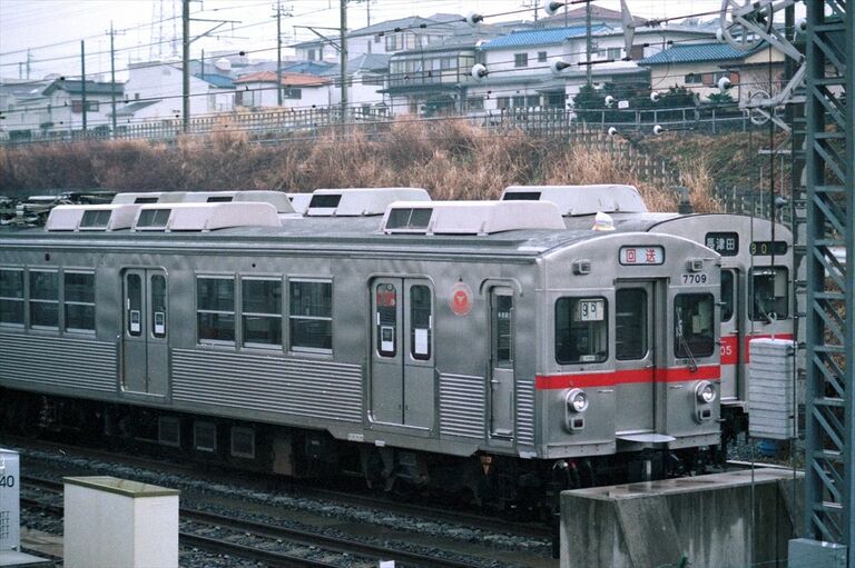 画像 | 東急線､懐かしい｢ギラギラのステンレス車｣時代 緑の旧型車が