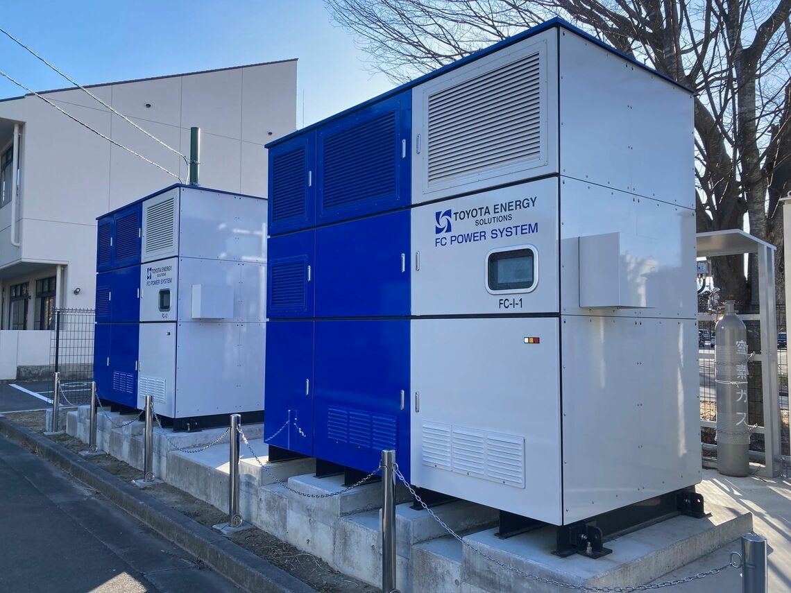 町内にはあちこちに燃料電池がある（記者撮影）