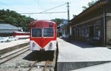 下津井駅に停車中の電車（撮影：南正時）