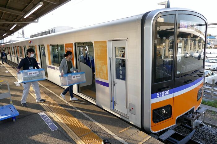積み込みはいちばん前のドアから