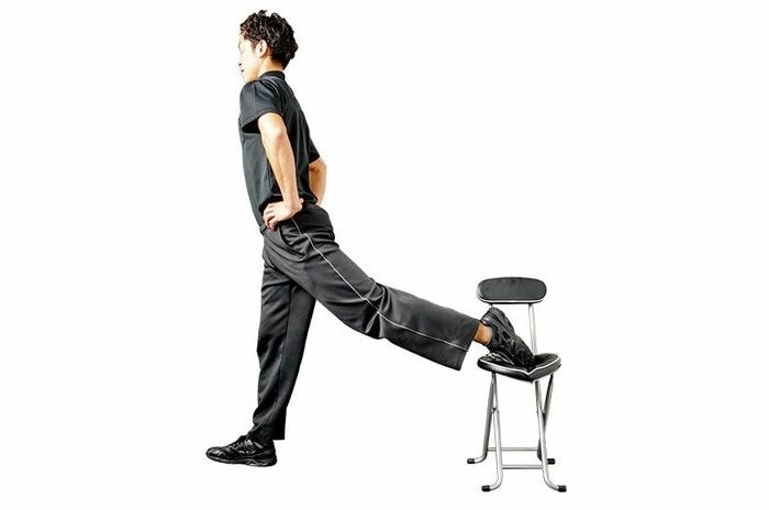 3.椅子で負荷をかけお尻と腿を鍛える