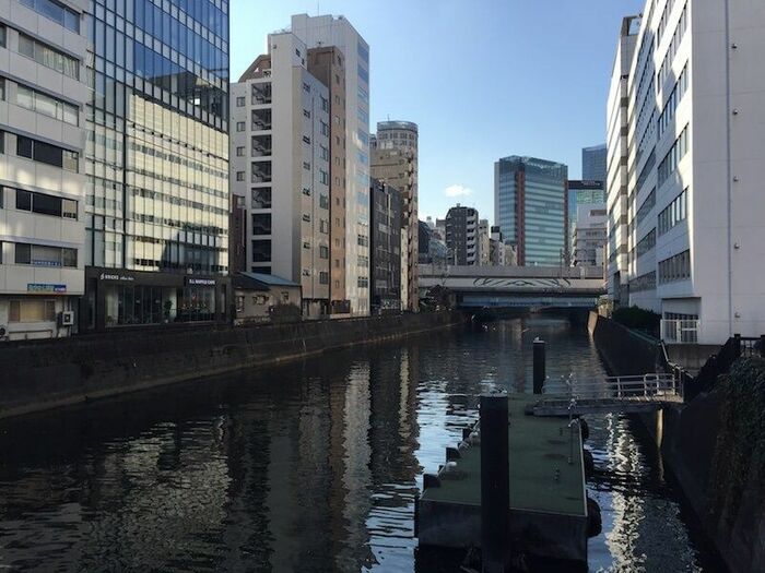 神田川。船着場の付近には駅への水路があった
