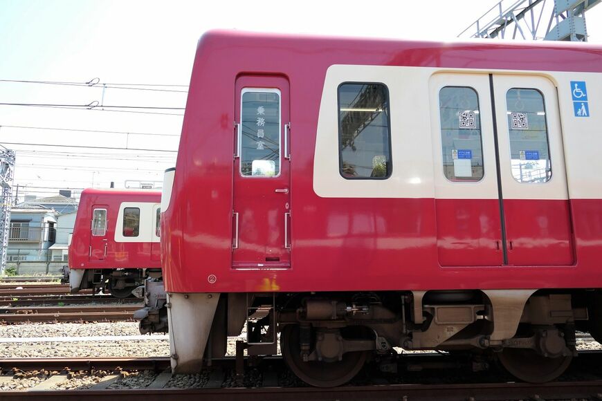 展望席の側面にも窓がある（記者撮影）