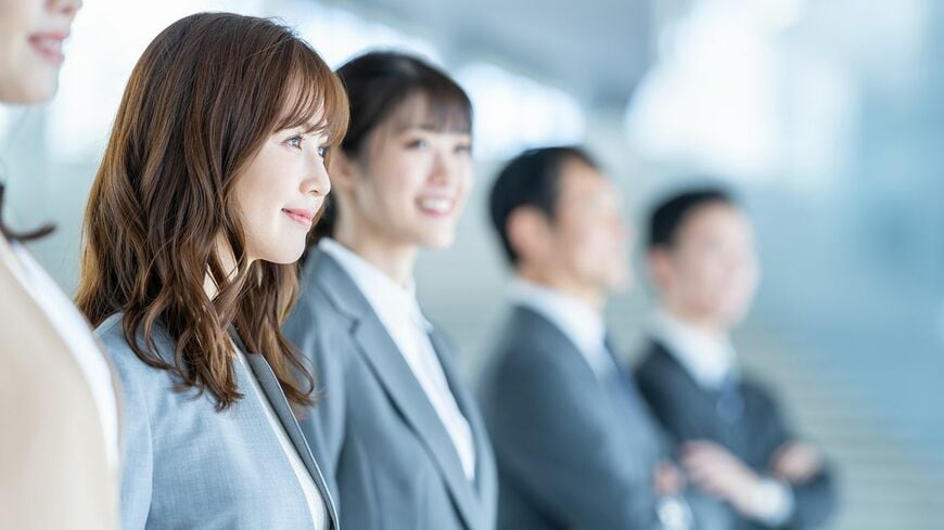 前向きに頑張ろうとしている女性