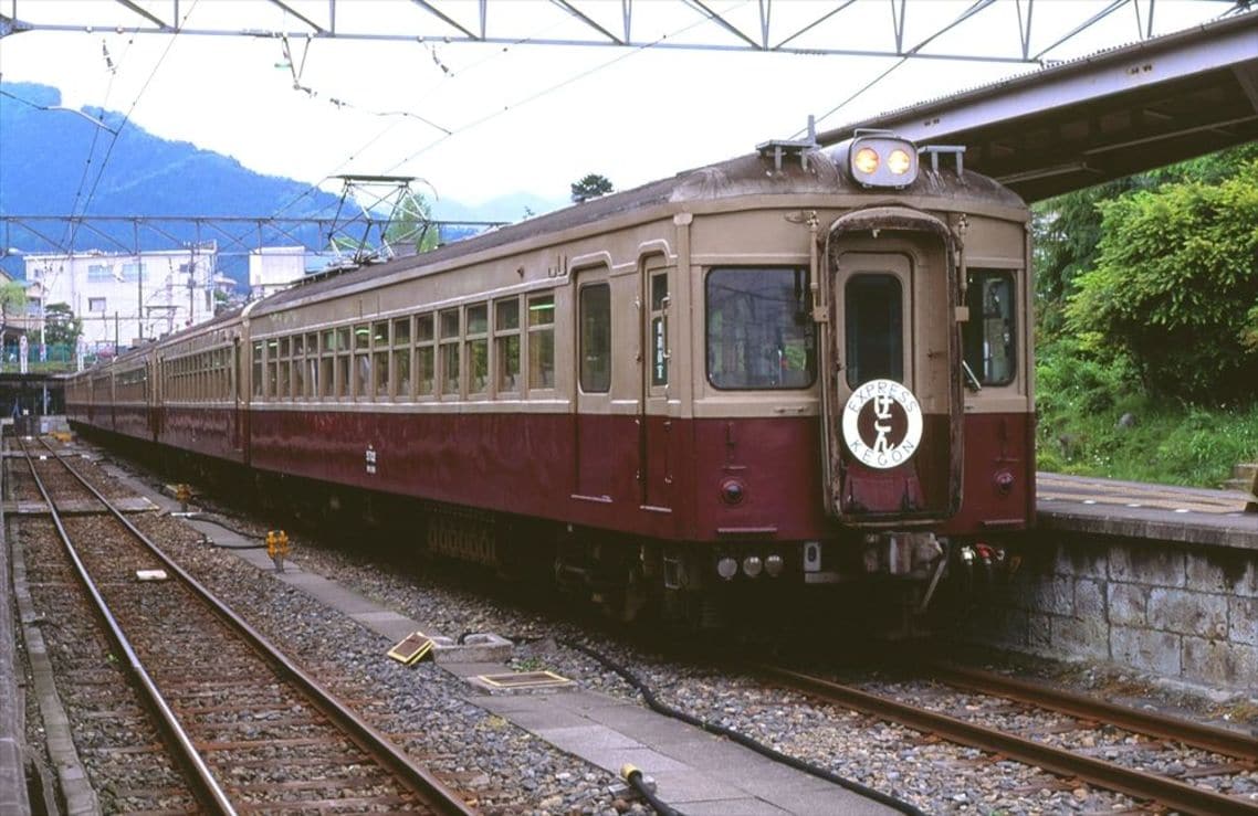 昭和20年代に製造された東武の特急車5700系
