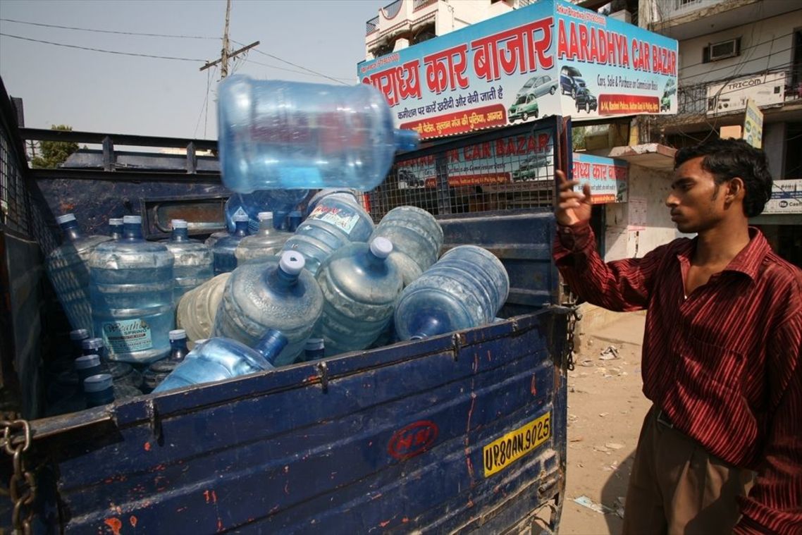 増加する人口にインドの飲み水需要はますます高まる
