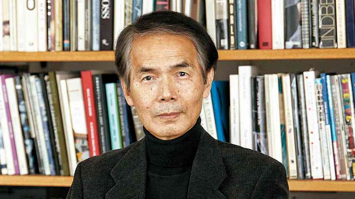 沢木 耕太郎(さわき・こうたろう):作家。1947(昭和22)年、東京生れ。横浜国大卒業。ほどなくルポライターとして出発し、鮮烈な感性と斬新な文体で注目を集める。『若き実力者たち』『敗れざる者たち』等を発表した後、1979年、『テロルの決算』で大宅壮一ノンフィクション賞、1982年には『一瞬の夏』で新田次郎文学賞を受賞。常にノンフィクションの新たな可能性を追求し続け、1995(平成7)年、檀一雄未亡人の一人称話法に徹した『檀』を発表。2000年に初めての書き下ろし長編小説『血の味』を刊行。2002年から2004年にかけて、それまでのノンフィクション分野の仕事の集大成『沢木耕太郎ノンフィクション』が刊行され、2005年にはフィクション/ノンフィクションの垣根を超えたとも言うべき登山の極限状態を描いた『凍』を発表、大きな話題を呼んだ