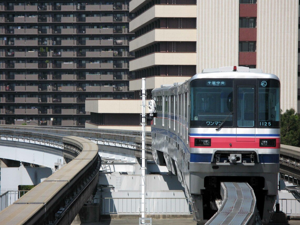 伊丹空港へのアクセスを担う大阪モノレール（撮影：南正時）