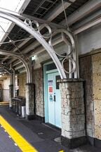 駅舎内も開業当時と同じデザインを再現