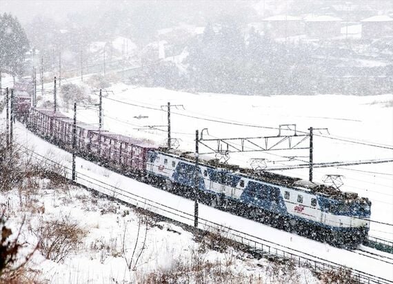 EF64 1000重連 上越線 吹雪