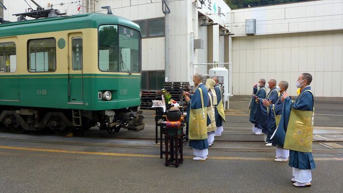 運行開始前日に行った長谷寺式衆による法要