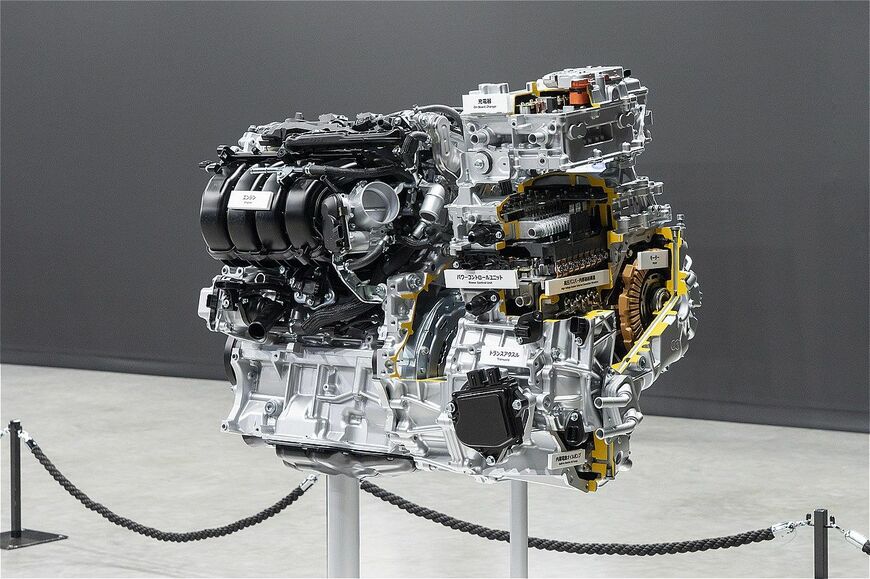 新型のPHEVエンジンユニット（写真：トヨタ自動車）
