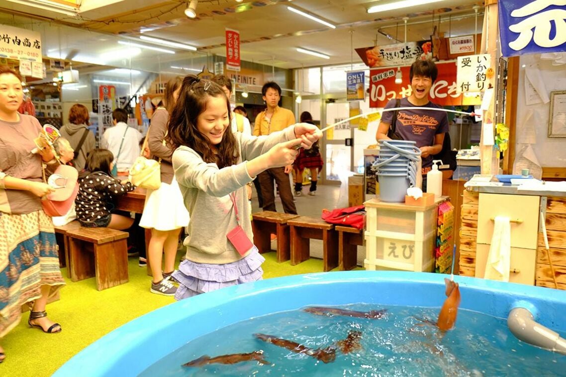 函館名物イカ釣り。そのまま調理して食べることも可能