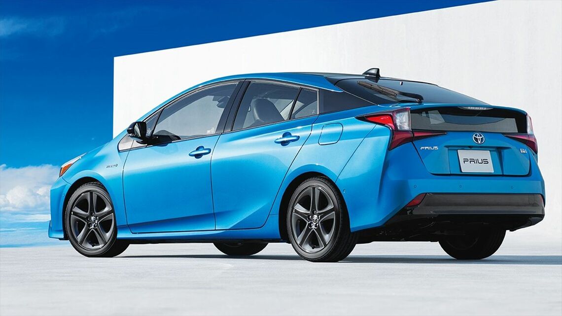 2015年12月～2023年1月にかけて販売された4代目プリウス（写真：トヨタ自動車）