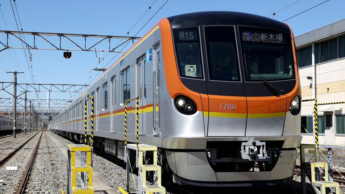 東京メトロの新型車両17000系。コロナ前の2018年度、大手私鉄で最も輸送人員の伸び率が高かったのは東京メトロだった（撮影：尾形文繁）