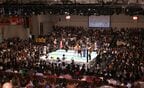 会場となった後楽園ホールは超満員