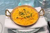 ティファニーの朝食メニュー、大分の蘭王たまごを使用したスクランブルエッグ。オレンジ色の卵黄は濃厚な味わい（筆者撮影）