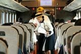 スペーシアX車内での「おもてなし」（記者撮影）