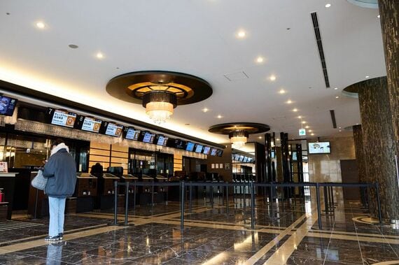 チェックインカウンター