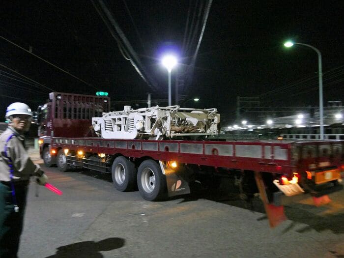 横浜に到着したデハ230形の台車