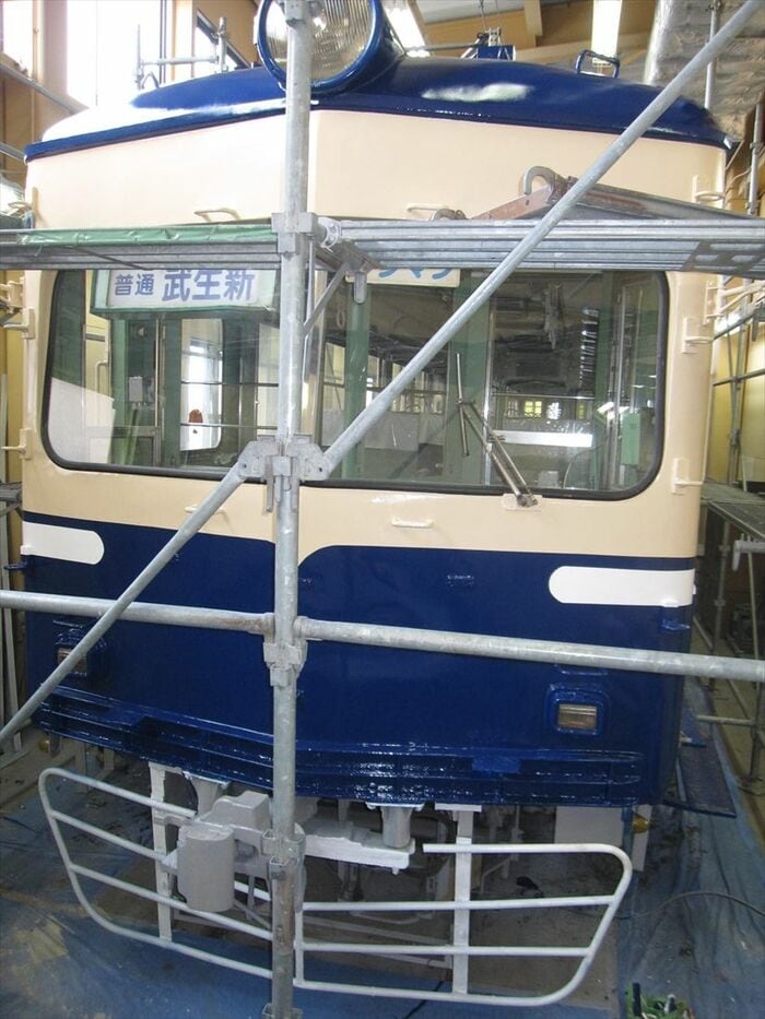塗装は原色に近い色に復元している