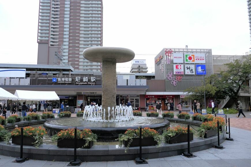 阪神電車の尼崎駅。阪神本線と阪神なんば線の乗り換えの要衝だ（編集部撮影）