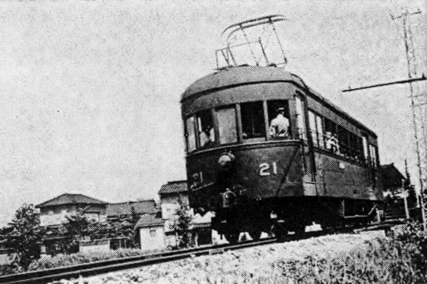現在の奥田中学校付近を走る富岩鉄道（写真：富山地方鉄道）