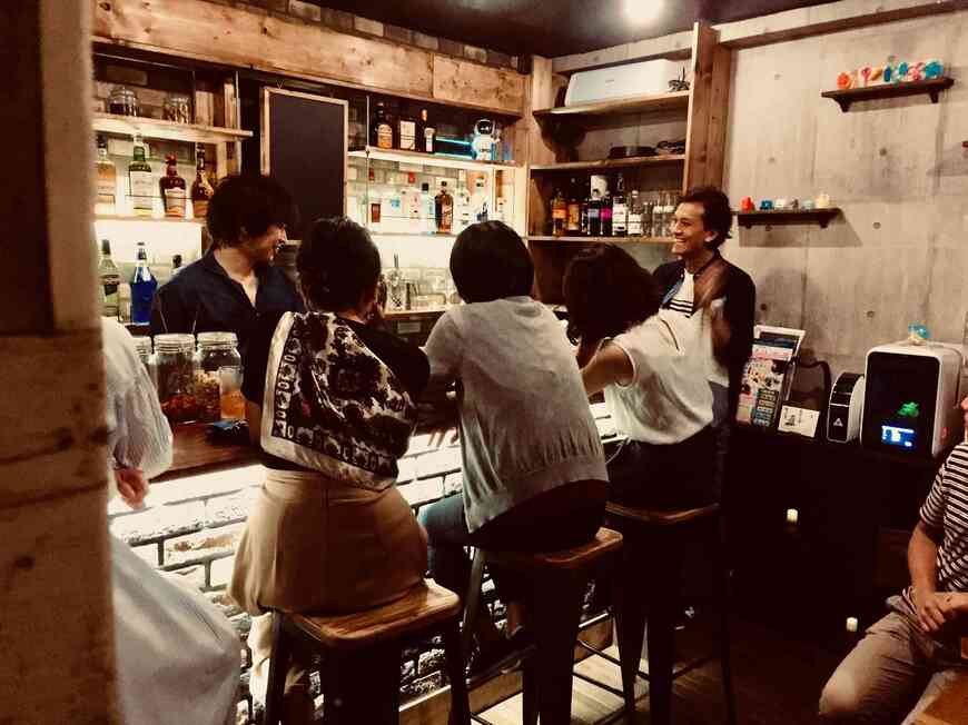不定期バー「カラクリLab.（ラボ）」（写真：谷島さん提供）