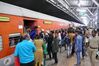 インドの鉄道駅は終日大混雑だが危険は感じない