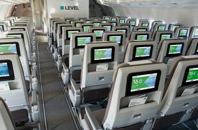 スペイン拠点の「レベル」は、LCCとしては珍しくすべての座席にモニターがついている（写真：LEVEL）