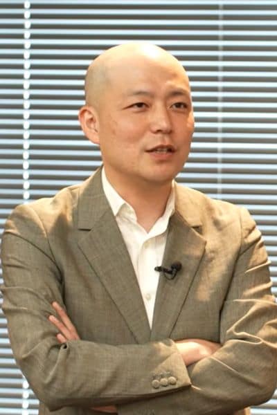 麻生要一アルファドライブ代表取締役社長兼CEO。2018年に起業家に転身し、アルファドライブを創業。創業後7年で、200社を超える日本を代表する大手企業での新規事業開発を支援し、創出に携わった新規事業プロジェクト数は2万を超える。最新刊『新規事業の経営論』は発売前に増刷が決まるなど、発売当初から大きな話題を呼んでいる。（画像：YouTube『新規事業・人』より）