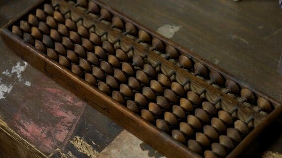 （写真：もふもふいちばん / PIXTA）