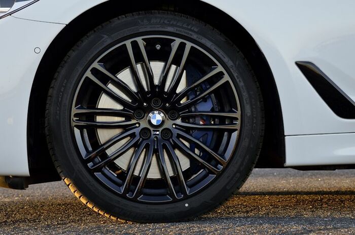 ビー・エム・ダブリュー 540i Mスポーツ｜BMW 540i M Sport