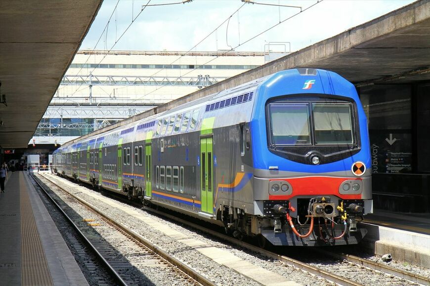 イタリアの新型2階建て客車「ヴィヴァルト」（撮影：橋爪智之）