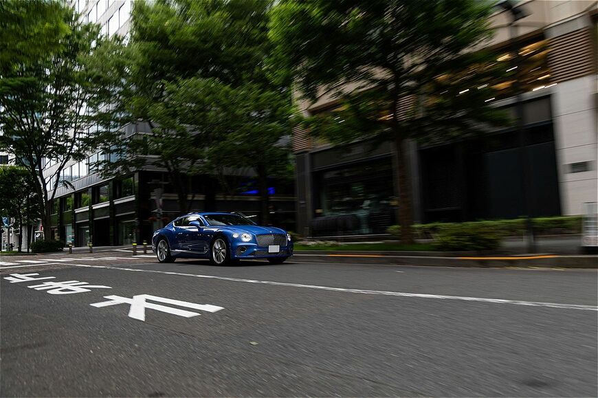 ベントレーの3代目「コンチネンタルGT」（写真：三木 宏章）
