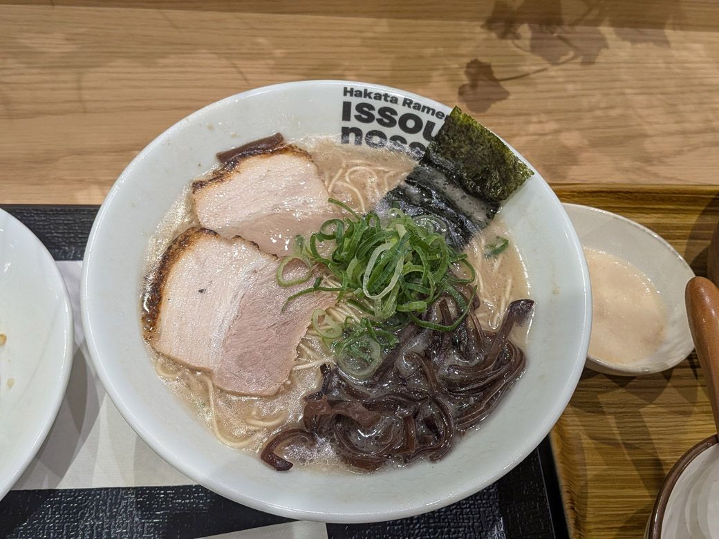 Hakata Ramen Issou nossiのラーメン