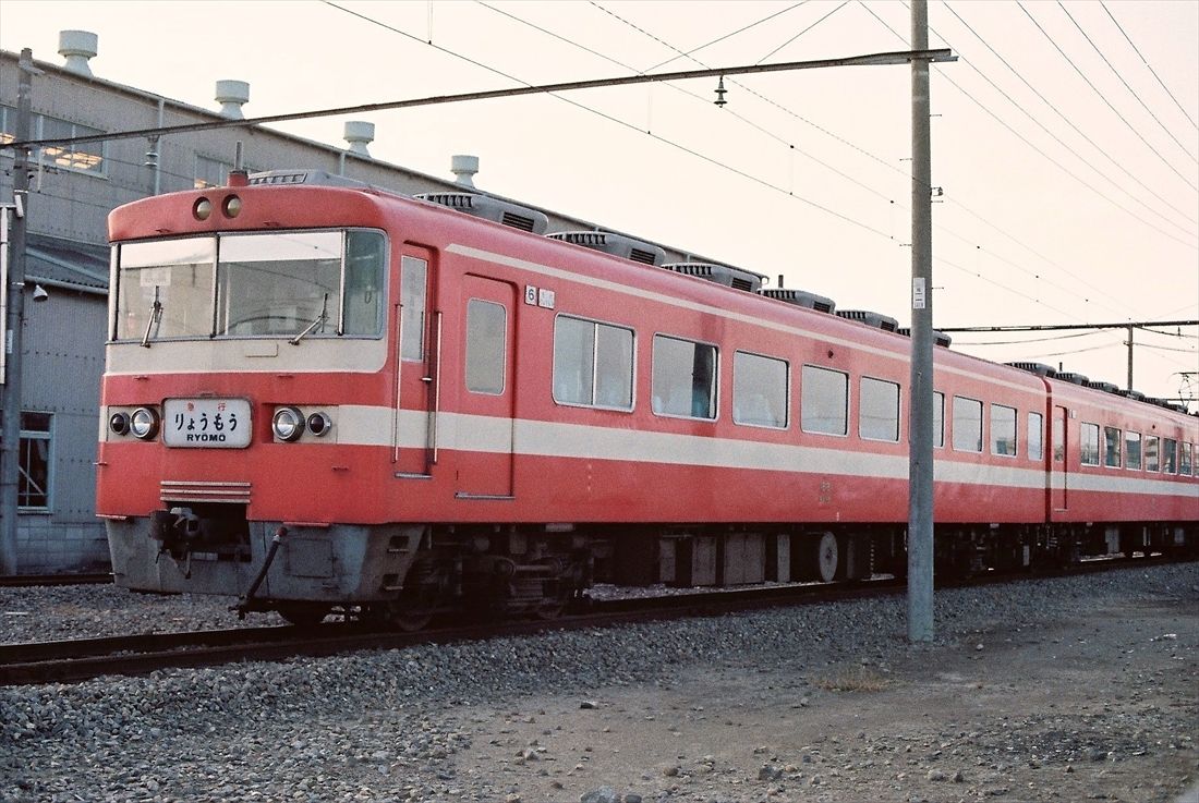 急行「りょうもう」に使われた1800系350型はこの車両を改造した（写真：東武鉄道）