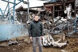ロシア軍の砲撃を受けて破壊した食肉加工工場と工場長 4月20日  ザポリージャ （写真：筆者撮影）