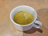 スープはドリンクバー横の鍋からセルフで取る（筆者撮影） 