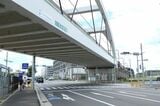 相鉄いずみ野線の北側から見た現在のゆめが丘駅周辺（記者撮影）