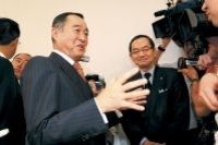 経営統合にかけた起死回生策 低迷招いた三越「空白」の10年