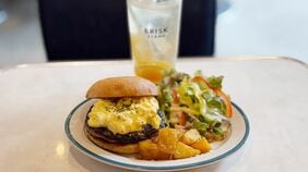 ｢食べログ百名店に選出｣｢グルメバーガー大会で日本一に｣…ブリスクスタンド｢1580円モーニング｣が文句なしだった朝